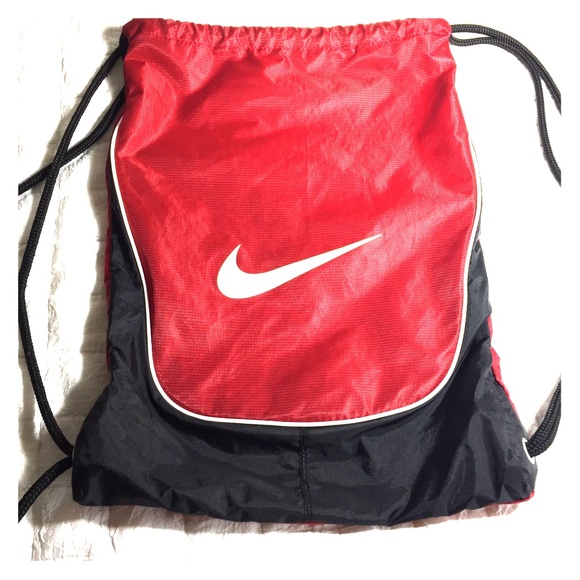 red nike drawstring bag